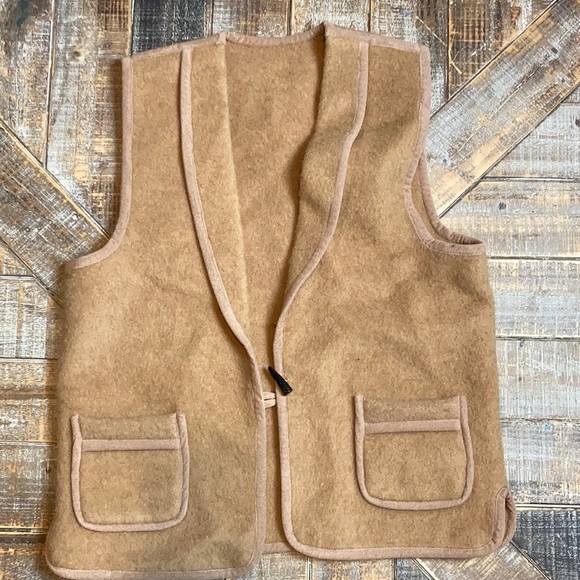 Vintage wool vest with toggle button. Small. - Picture 1 of 6